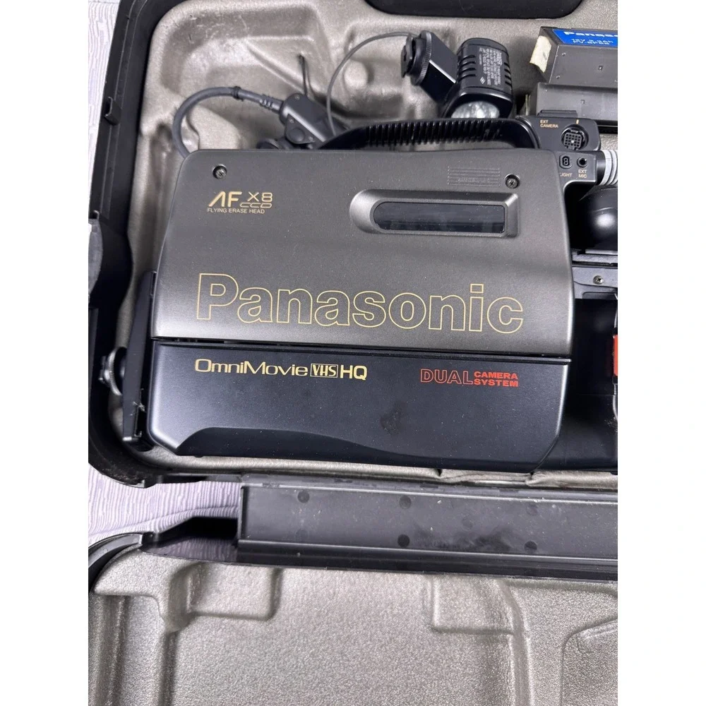 Panasonic OmniMovie VHS HQ Dual Camera System Camcorder PV-BP88 Batteries Case